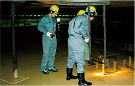 Large-scale tank cleaning