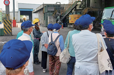 Plant tours are held regularly inciting residents in surrounding area (Daiseki Nagoya Works)